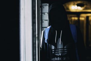 adidas-1866492_1280-min